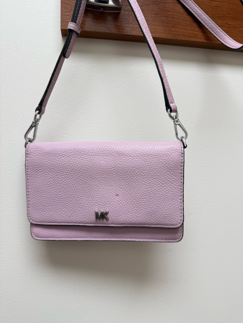 Michael Kors Lilac Pebbled Leather Phone Crossbody - Picture 3 of 12